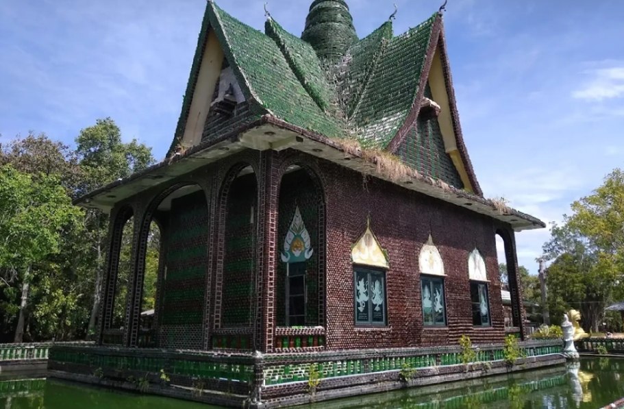 Чудо Таиланда: Храм из бутылок