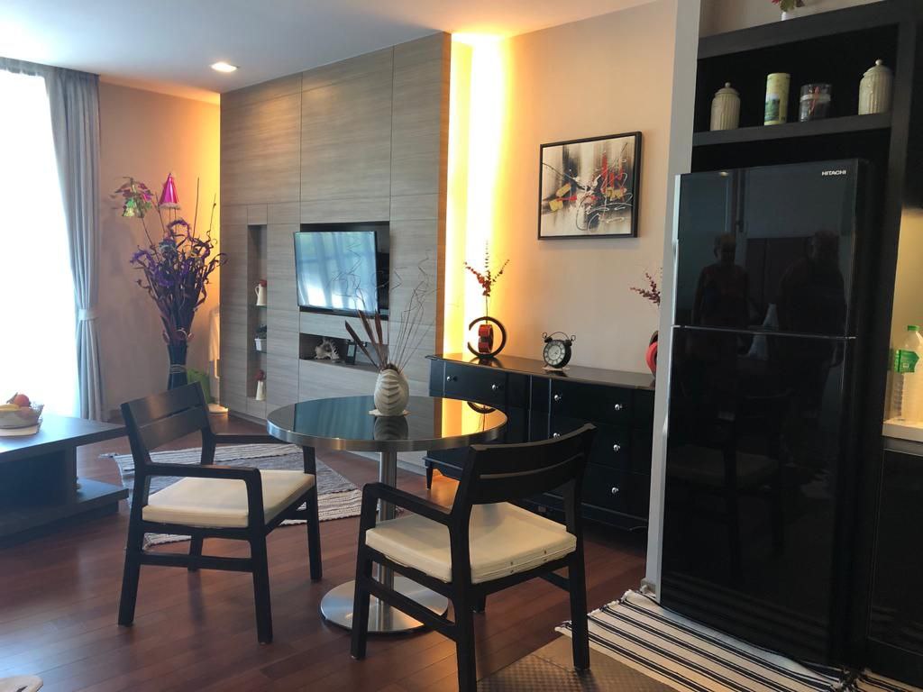 Продажа просторной квартиры у пляжа