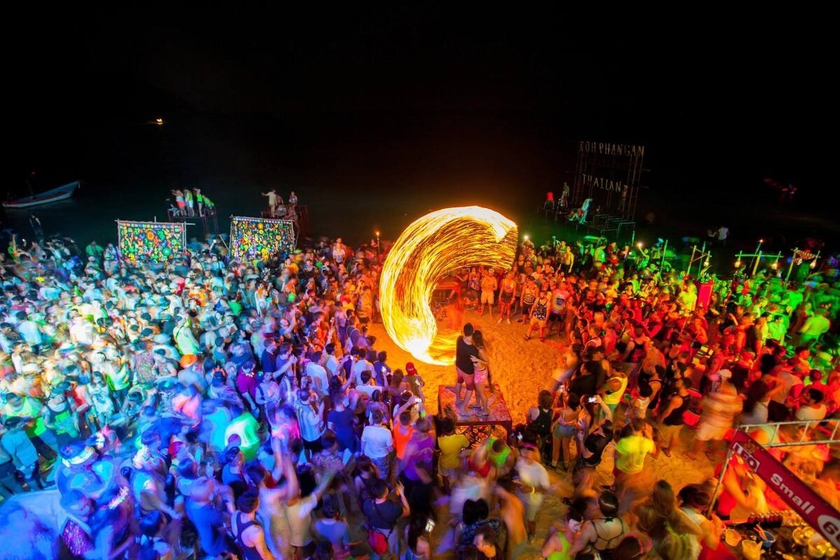 Отмена вечеринок в Таиланде