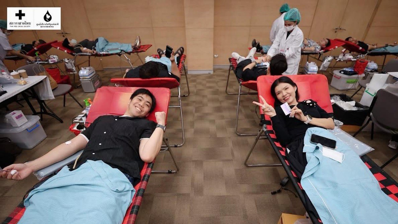 Донорство крови в память о королеве-матери Сирикит