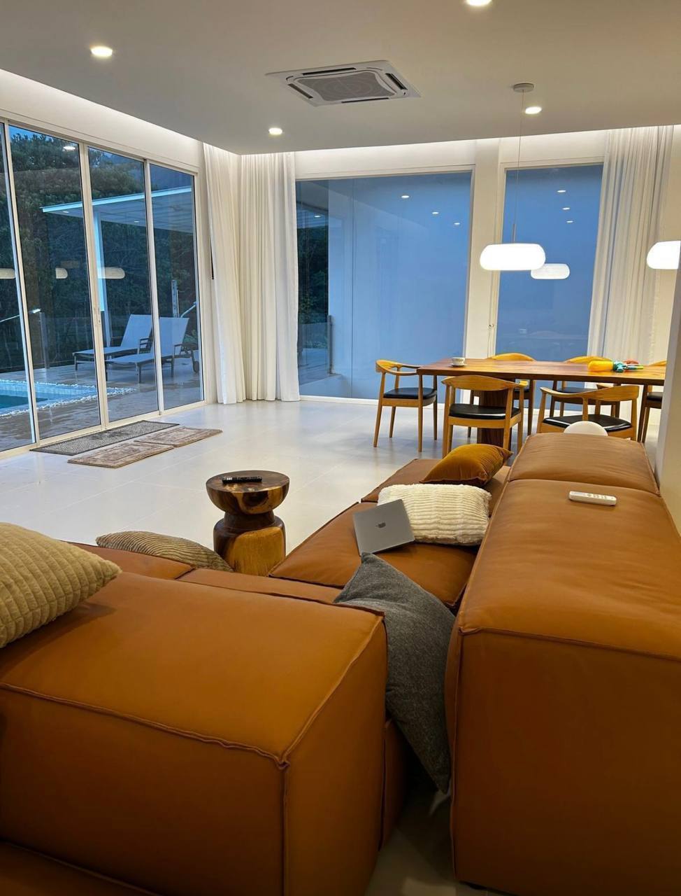 Роскошная вилла с бассейном на продажу