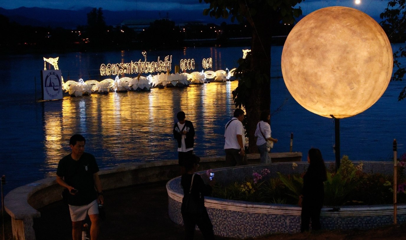 Фестиваль Лой Кратонг в Таке