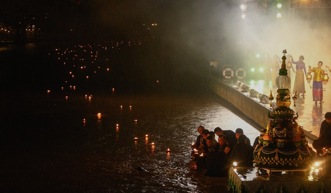 Фестиваль Лой Кратонг в Таке