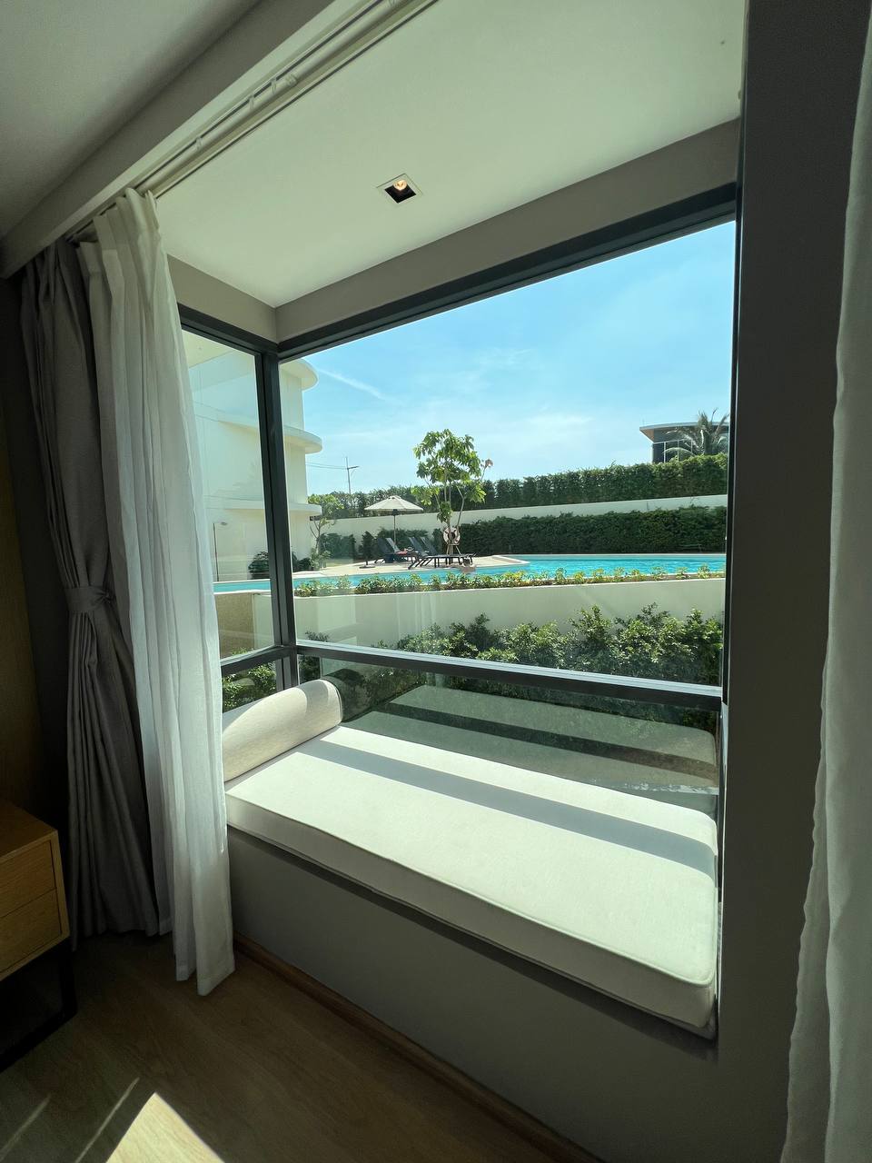 Отдых в кондо с бассейном