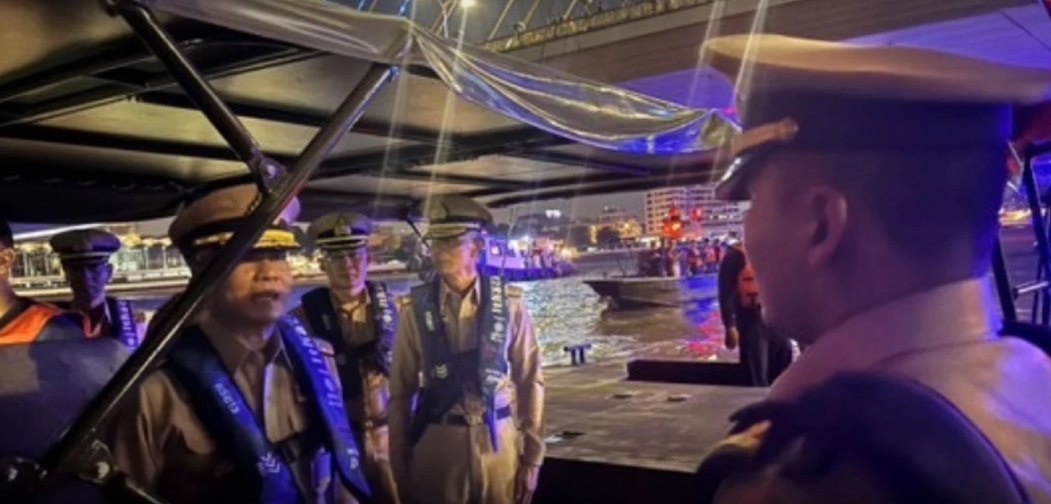 Лой Кратонг под защитой королевского флота