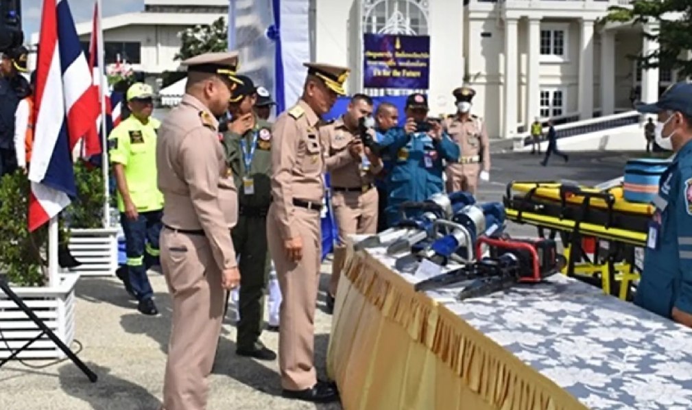 Лой Кратонг под защитой королевского флота