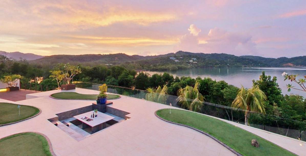 Ультрасовременная вилла на первой линии