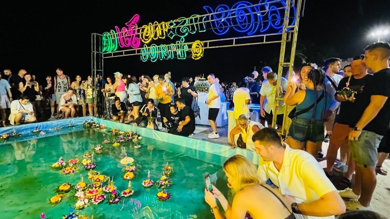 Праздник Лой Кратонг на Пхукете