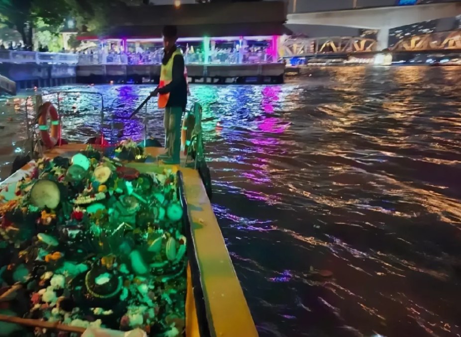 Бангкок отметил Лой Кратонг