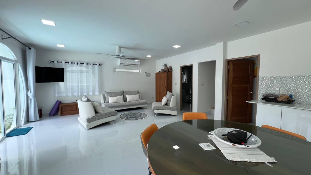 Продажа современной виллы с бассейном