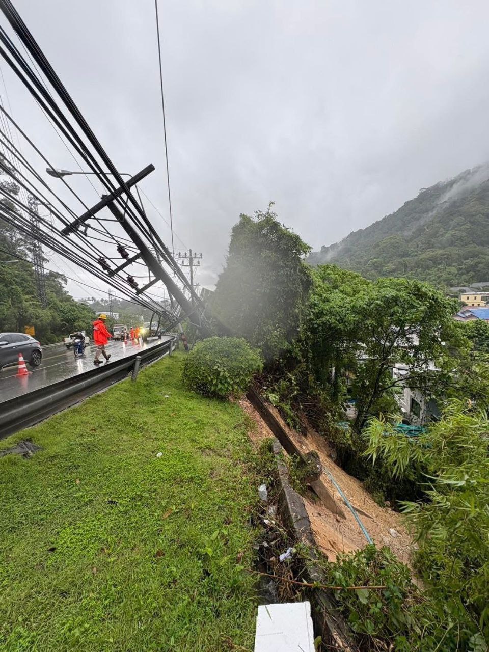 Оползень на Пхукете после ливней