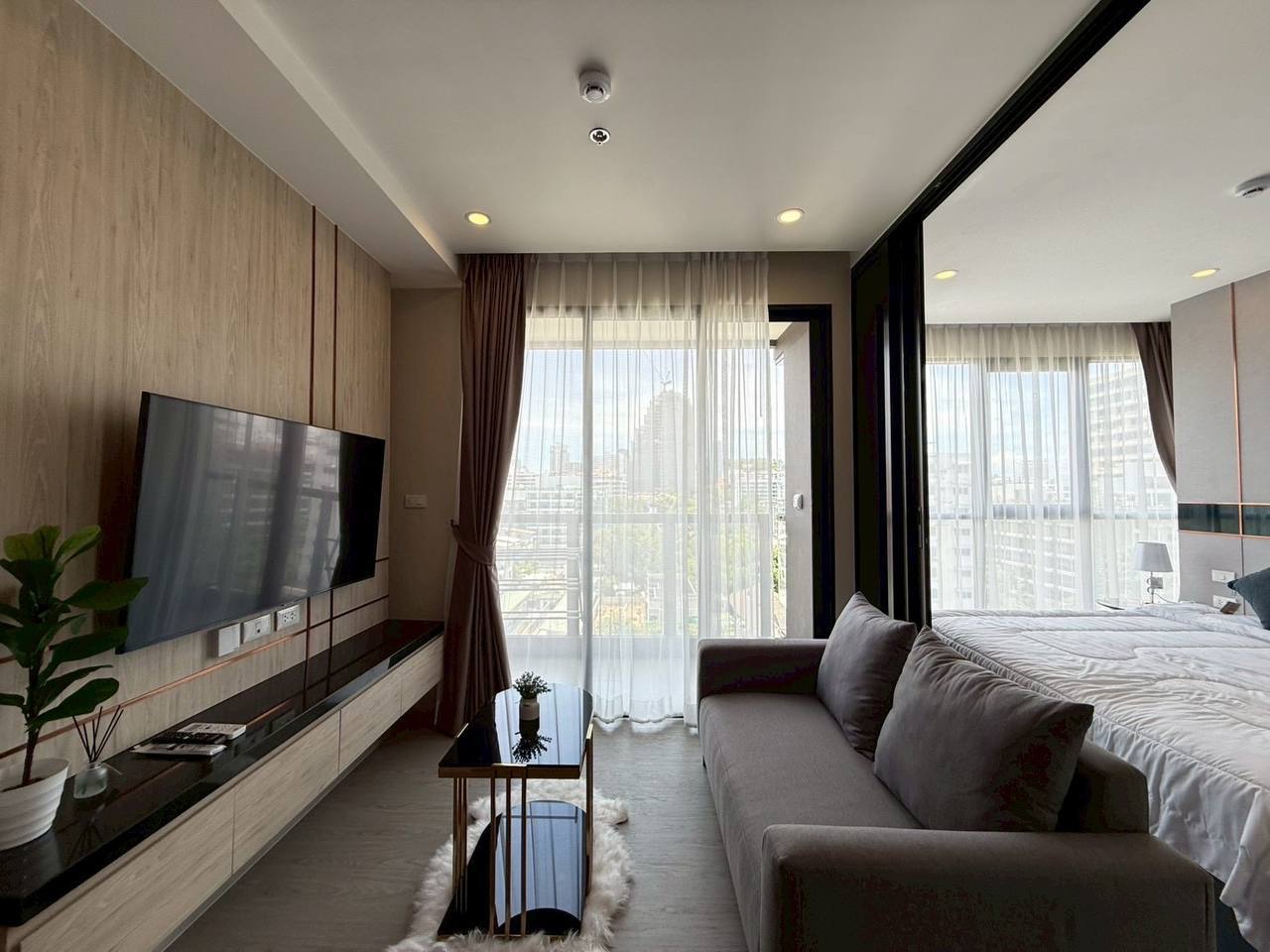 Аренда люкс-кондо на холме Пратамнак