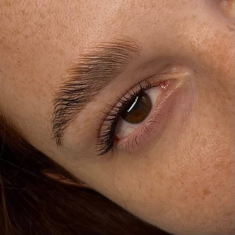 Профессиональное наращивание ресниц