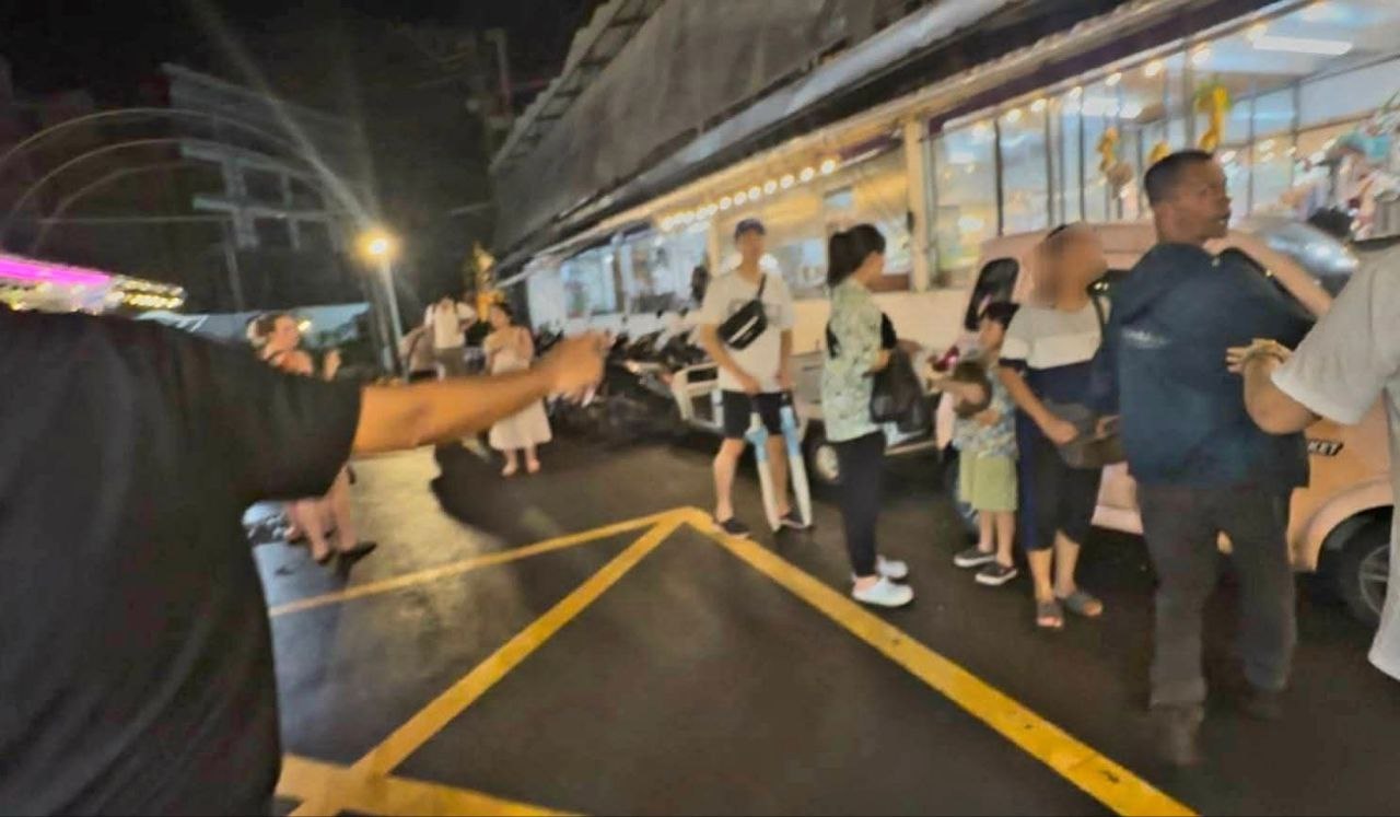 Жестокость к лори на Пхукете