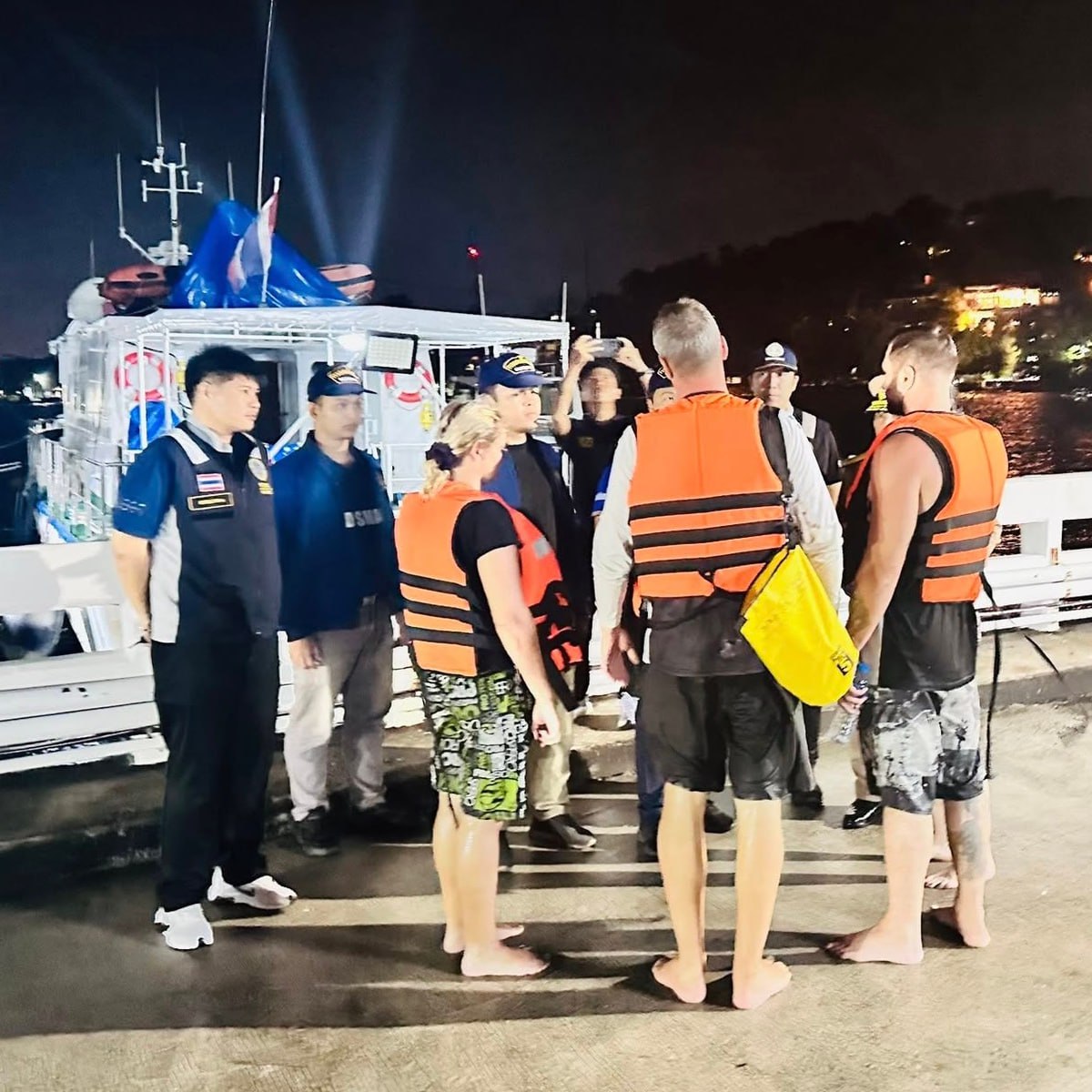 Спасение туристов у Пхукета