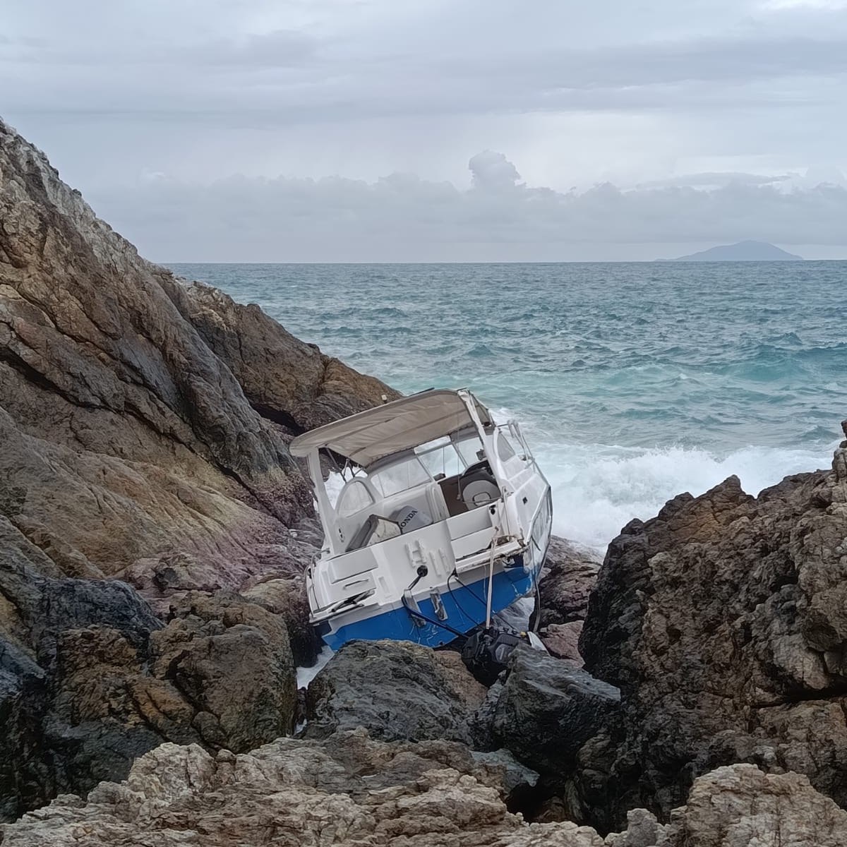 Спасение туристов у Пхукета