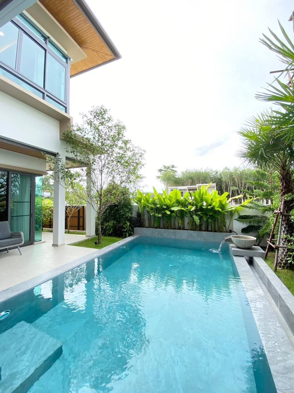 Пересдача контракта виллы с бассейном