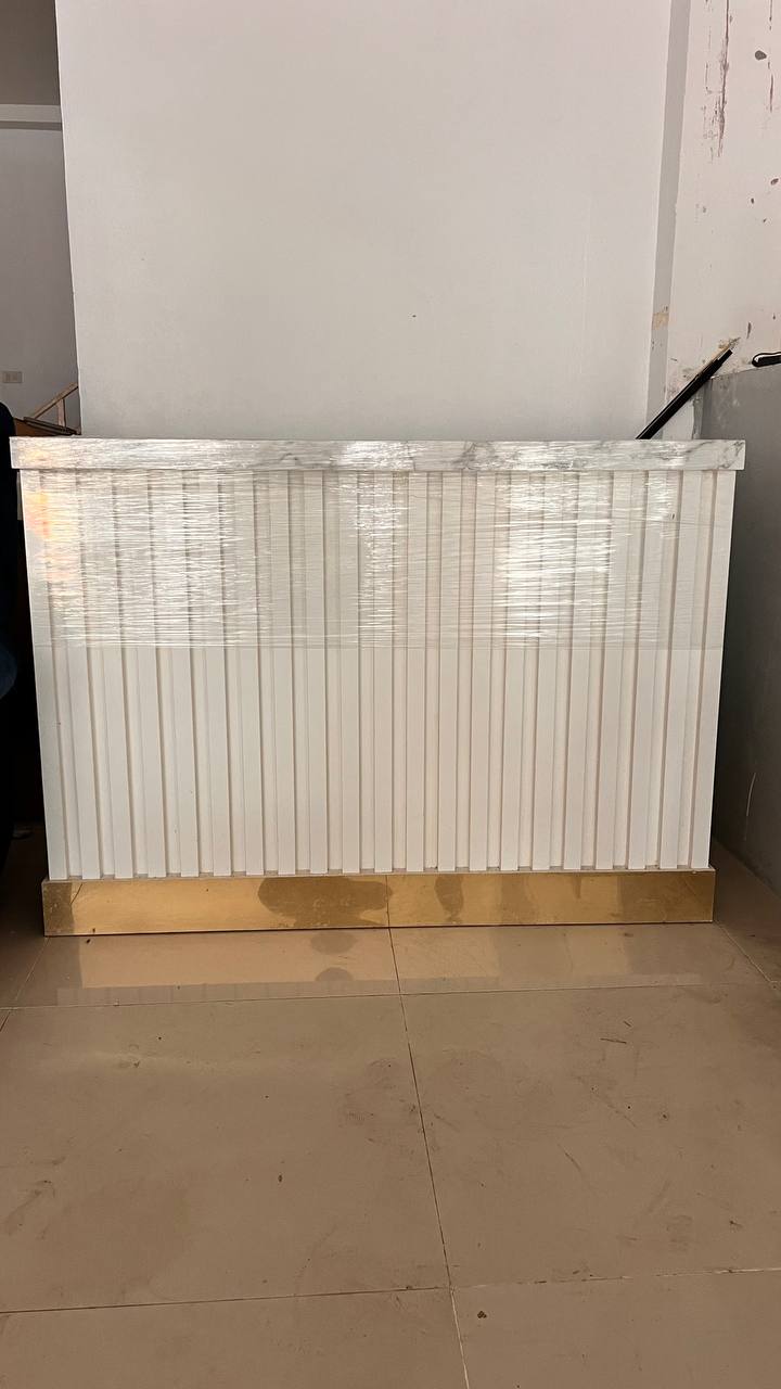 Продажа кресла и стойки ресепшен