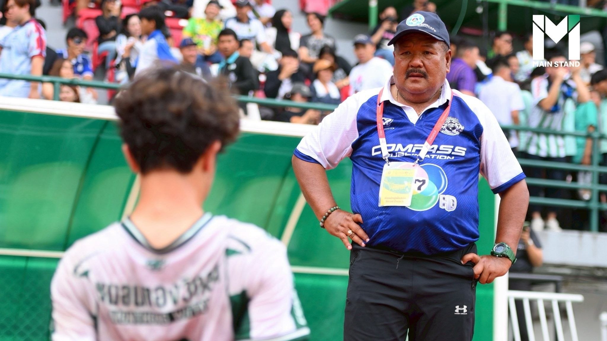 Школьная команда по футболу из Таиланда