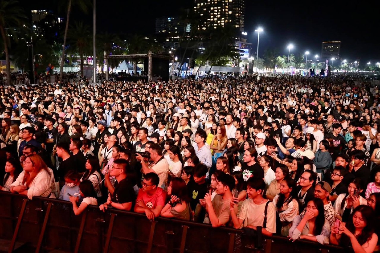 Грандиозный фестиваль фейерверков в Паттайе