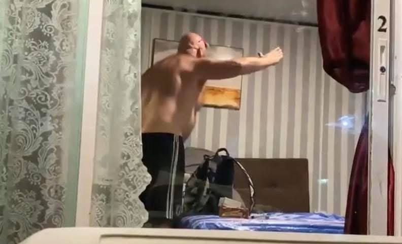 Опасный турист с ножом на Пхукете