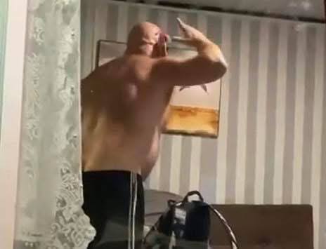 Опасный турист с ножом на Пхукете