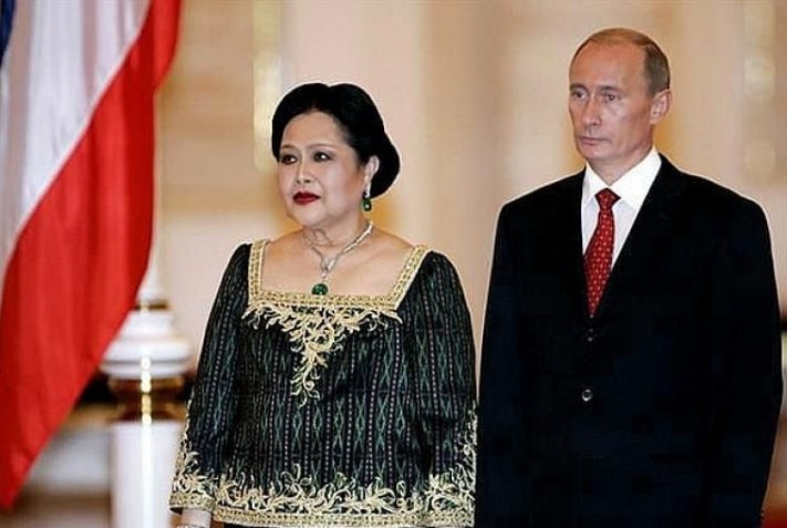 Исторический визит королевы-матери Сирикит