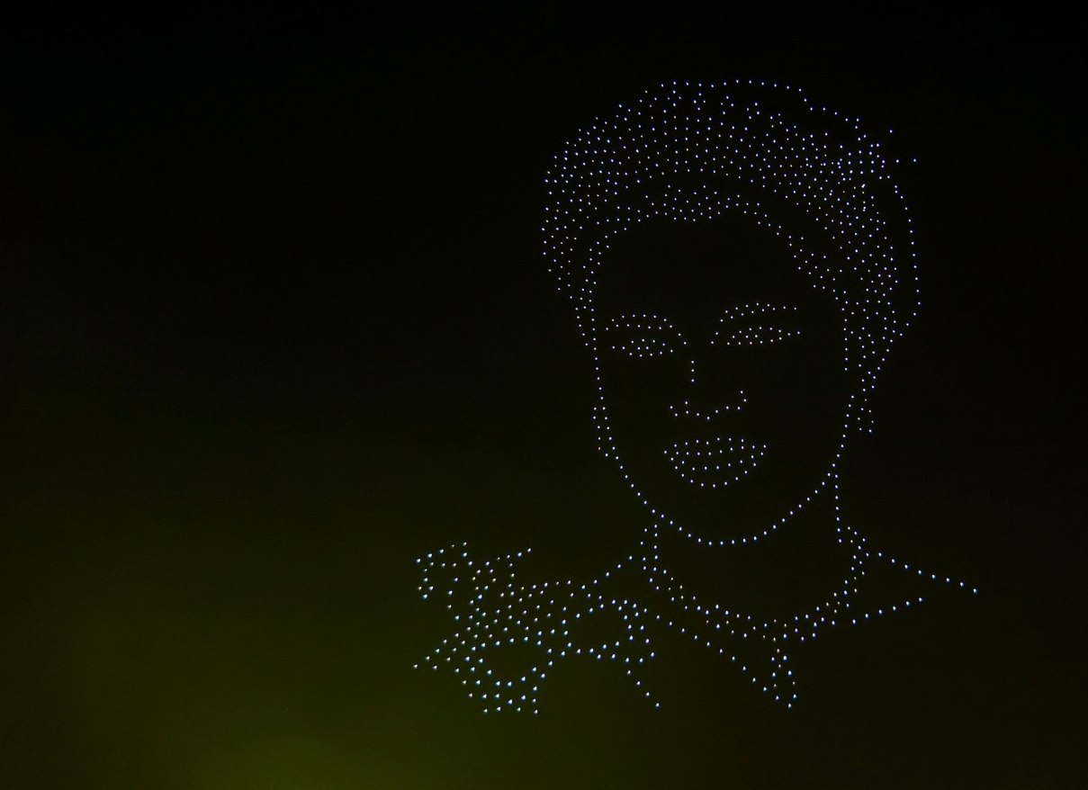 Световое шоу в честь королевы-матери в Бангкоке