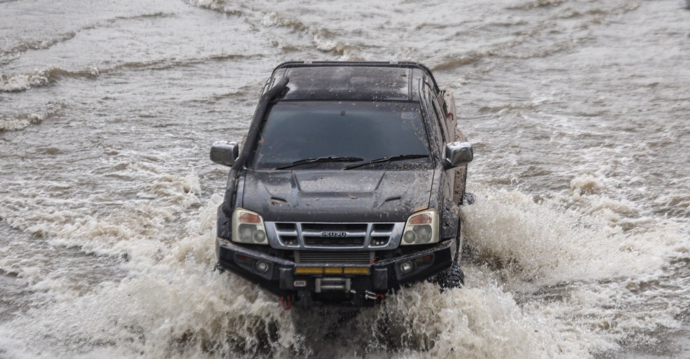 Подтопление дороги в Таиланде
