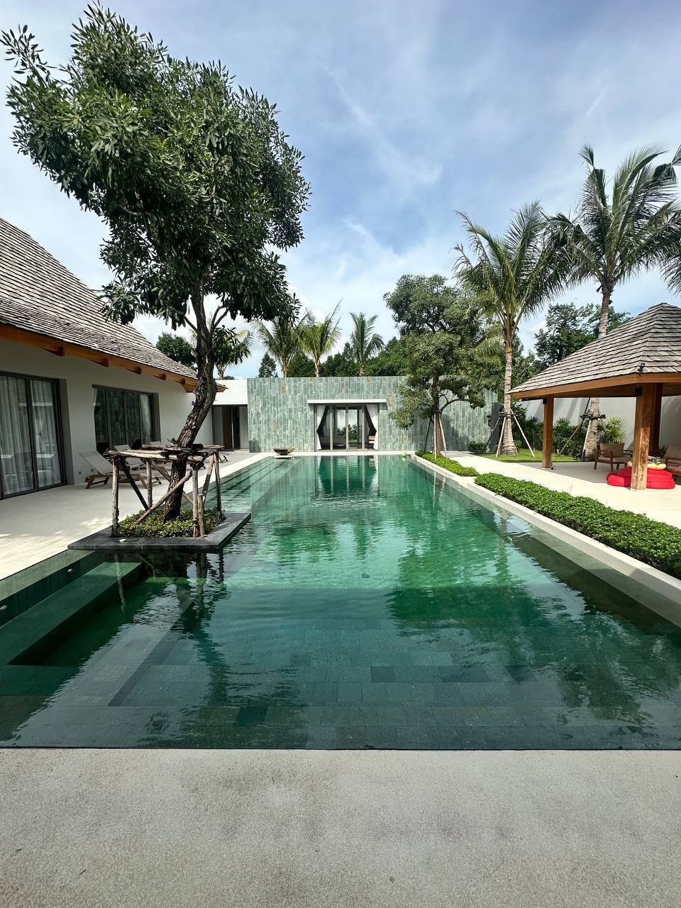 Премиум-вилла на Пхукете с бассейном