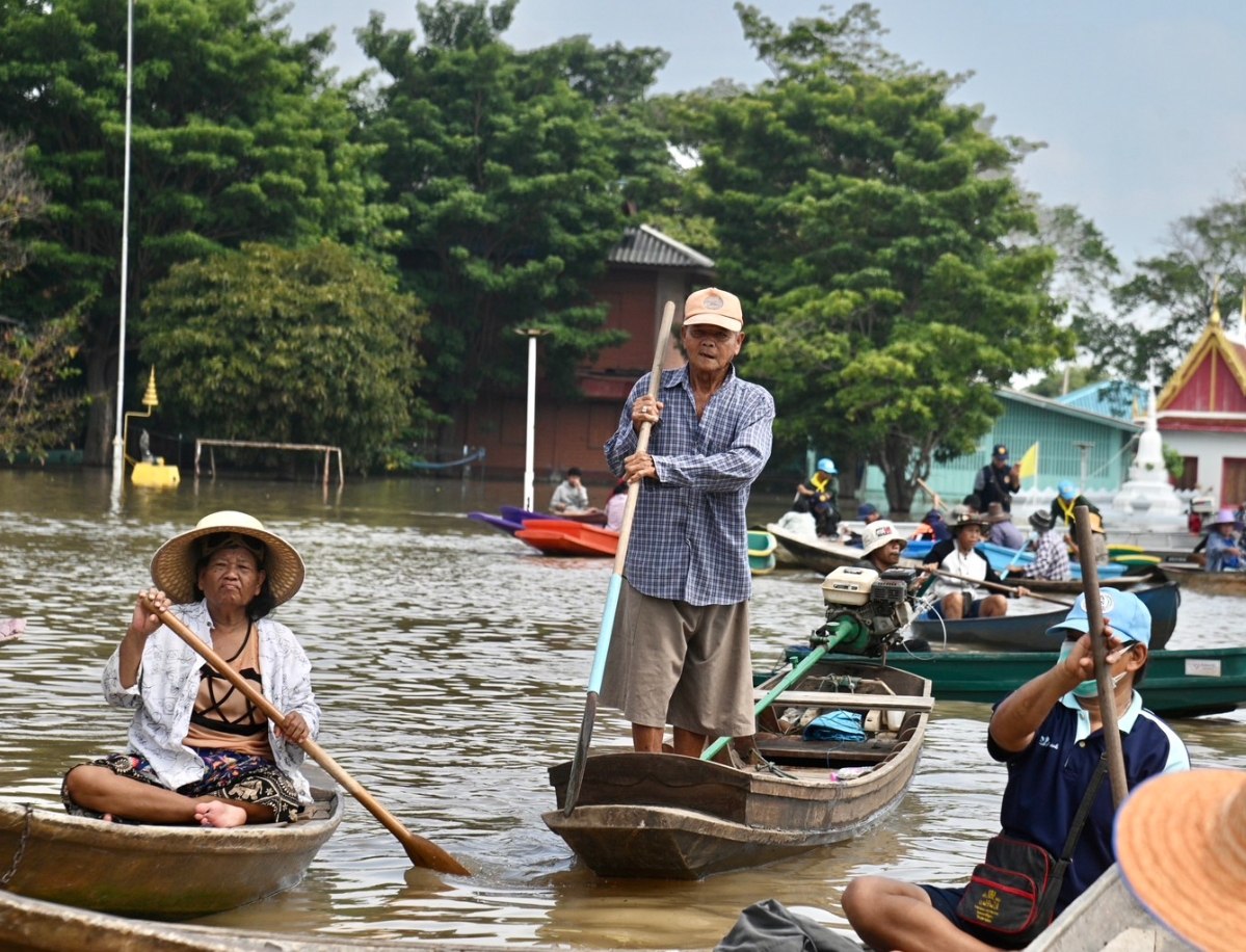 Премьер-министр в затопленной Аюттхае