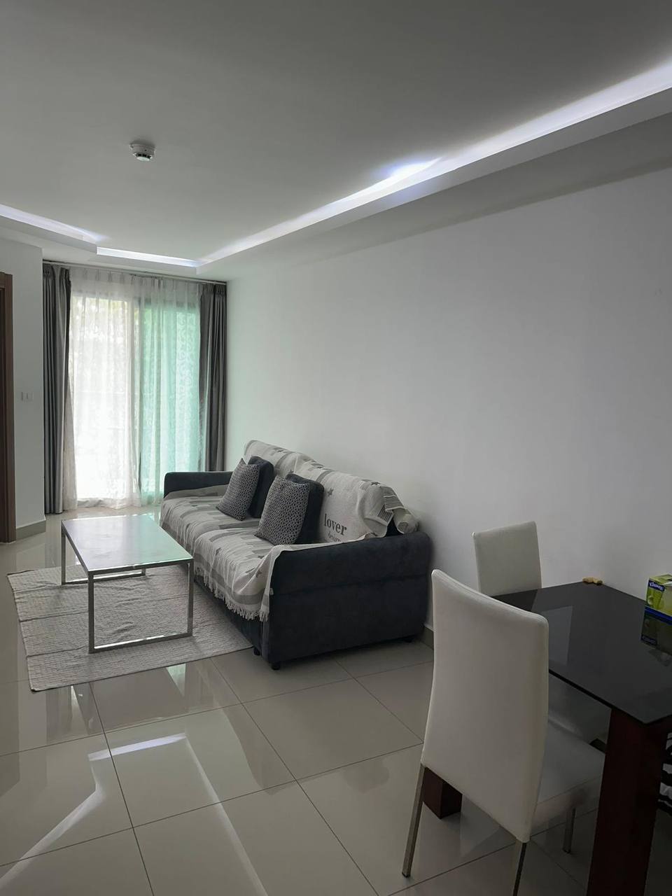 Аренда квартиры с видом на бассейн