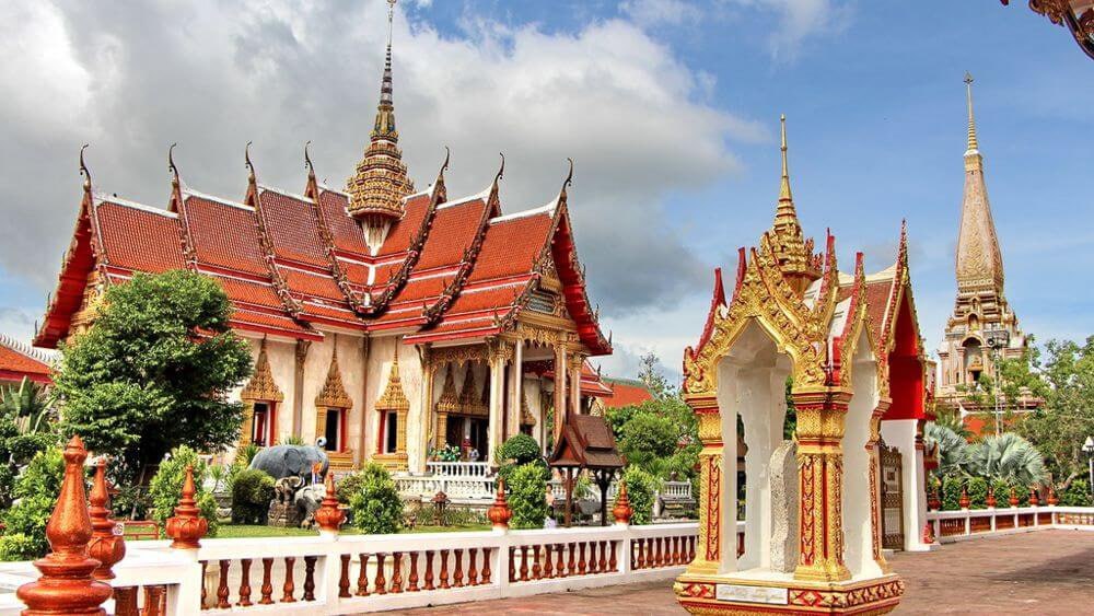 Буддистский храм Ват Чалонг на Пхукете