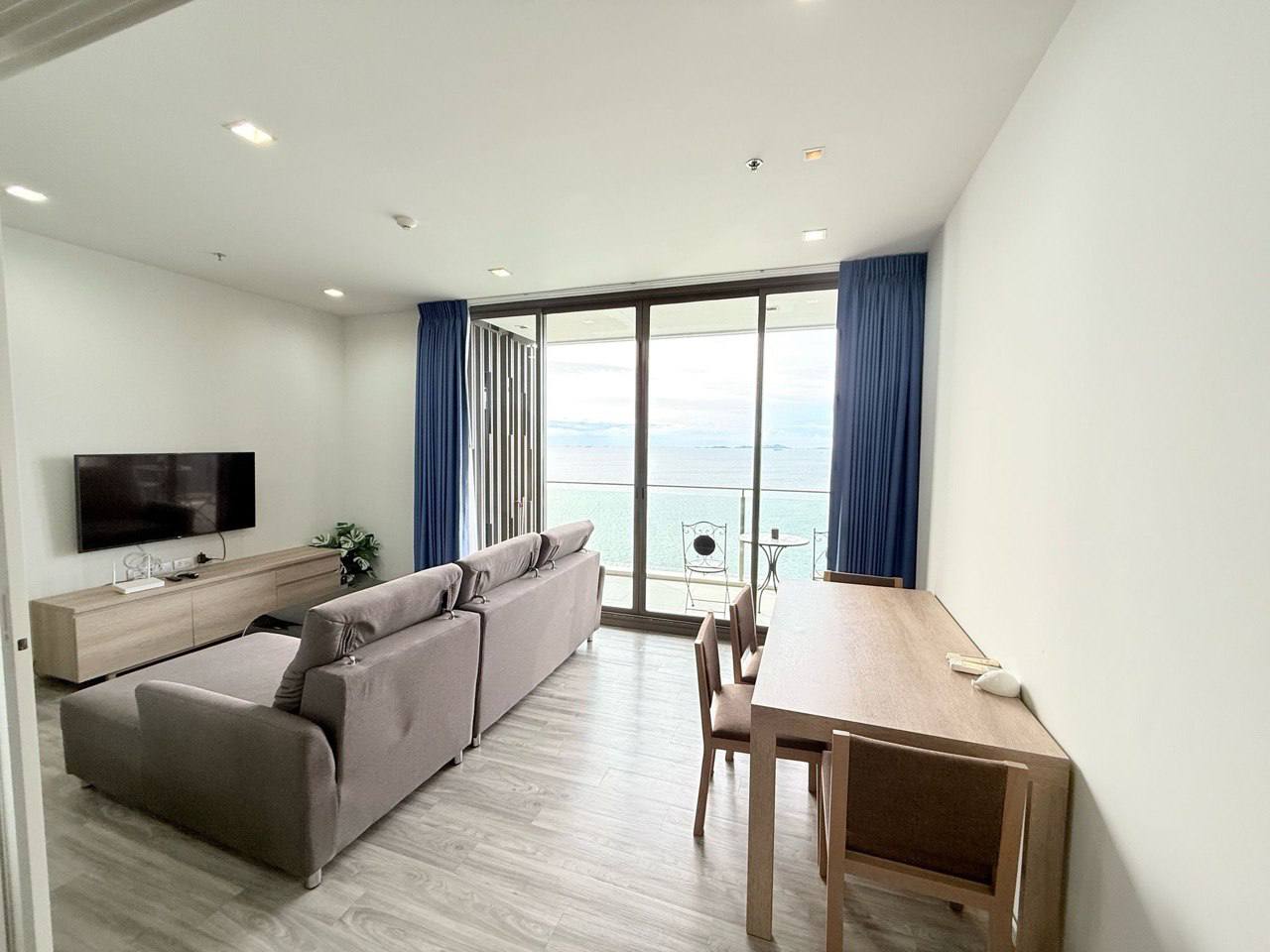 Аренда двухкомнатного апартамента с видом на море