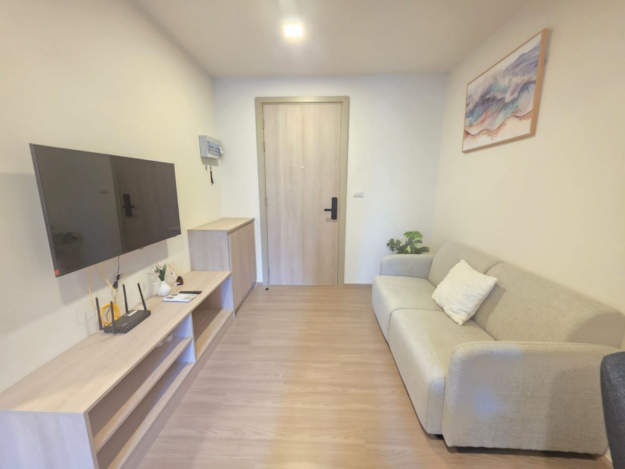 Студия с бассейном и залом