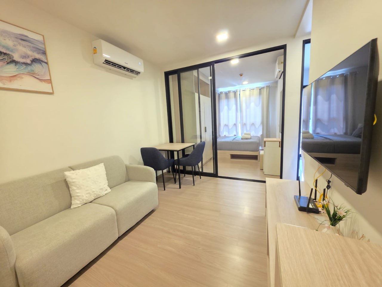 Студия с бассейном и залом