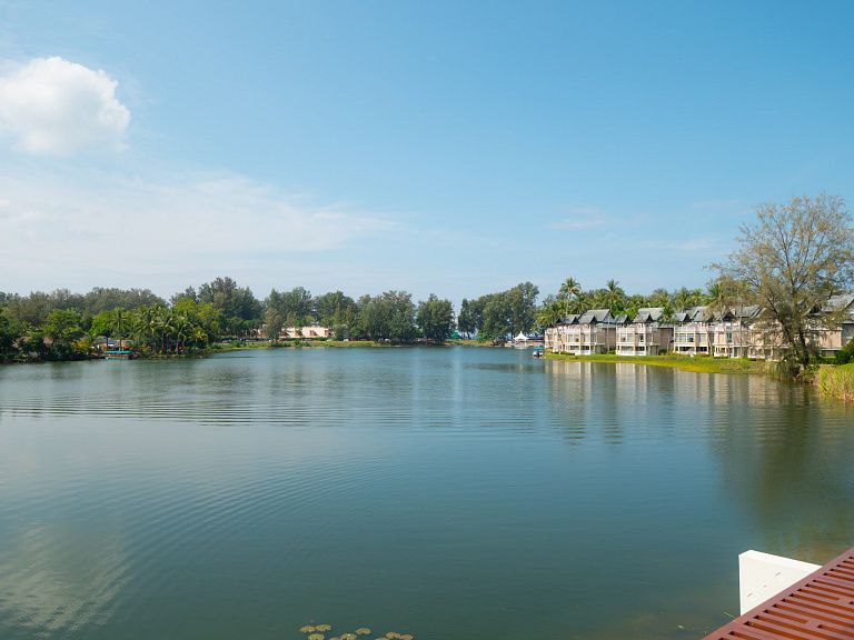 Аренда апартаментов с видом на озеро