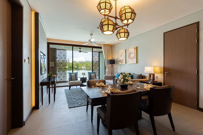 Апартаменты с видом на озеро и море