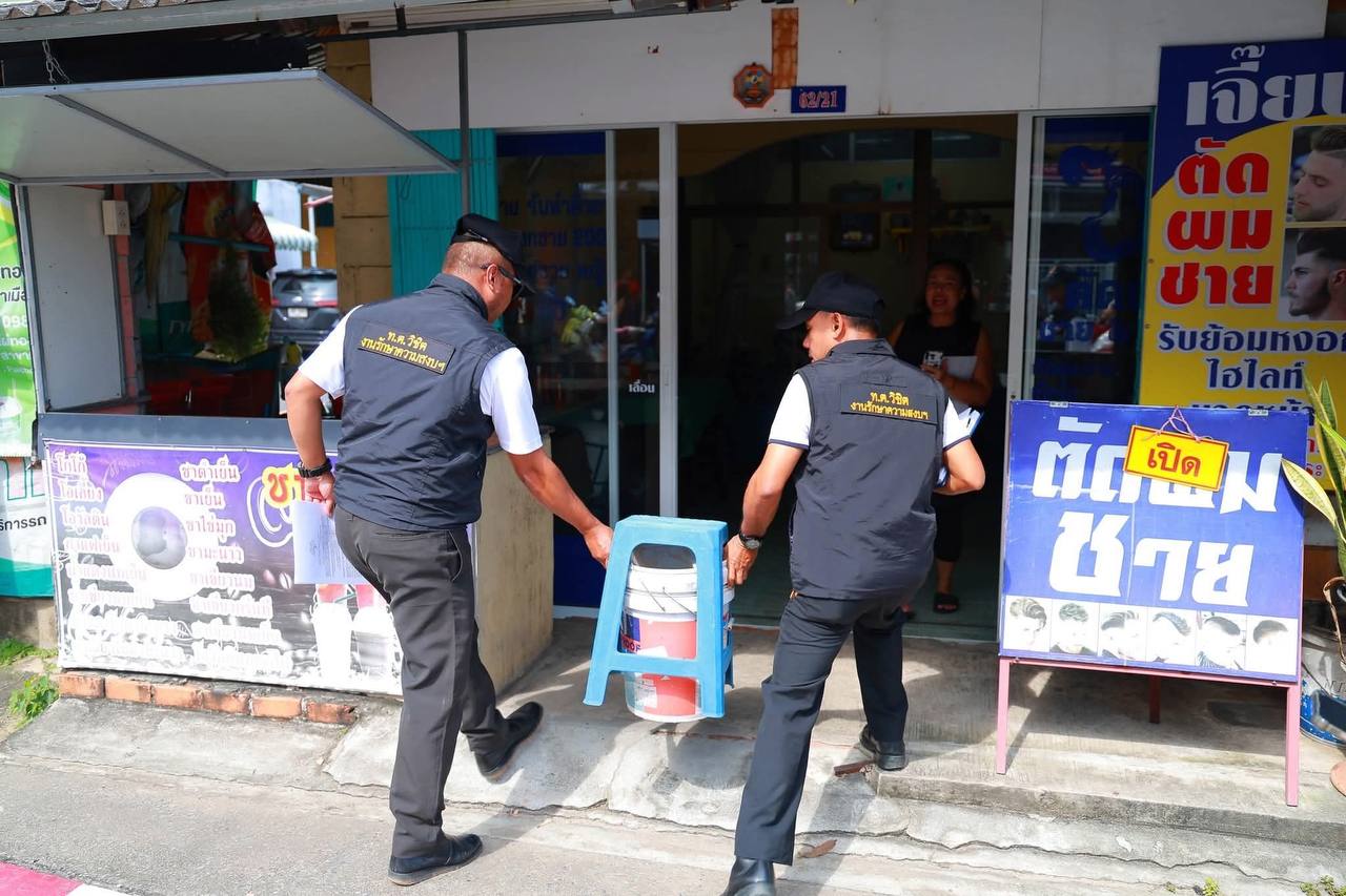 Уборка тротуаров на Пхукете