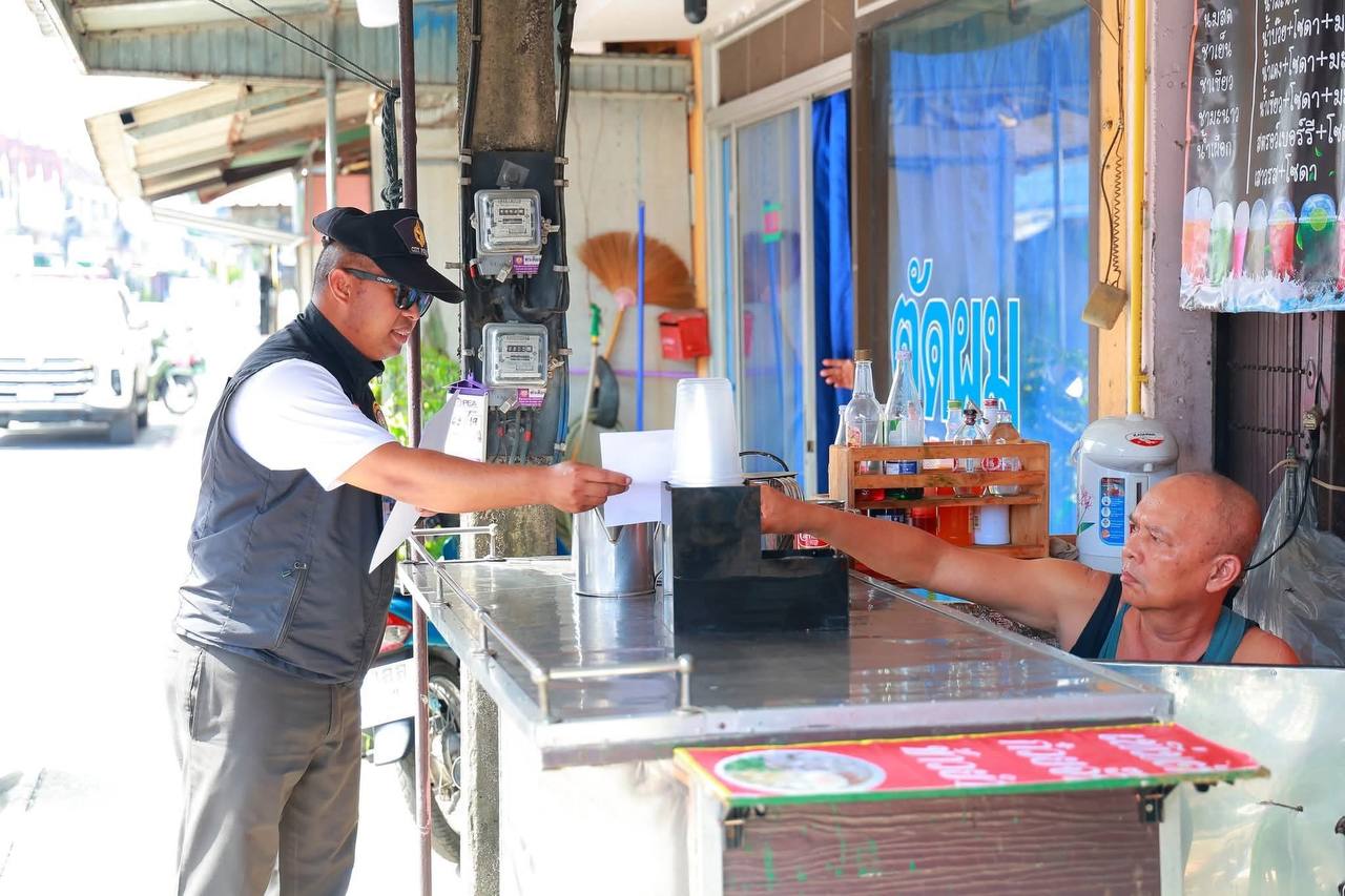 Уборка тротуаров на Пхукете