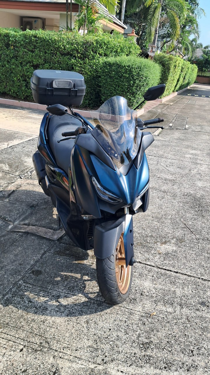 Продажа автомобиля и максискутера в Паттае