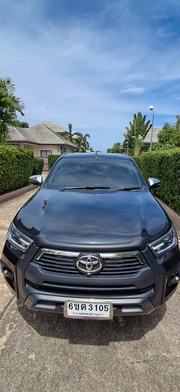 Продажа автомобиля и максискутера в Паттае