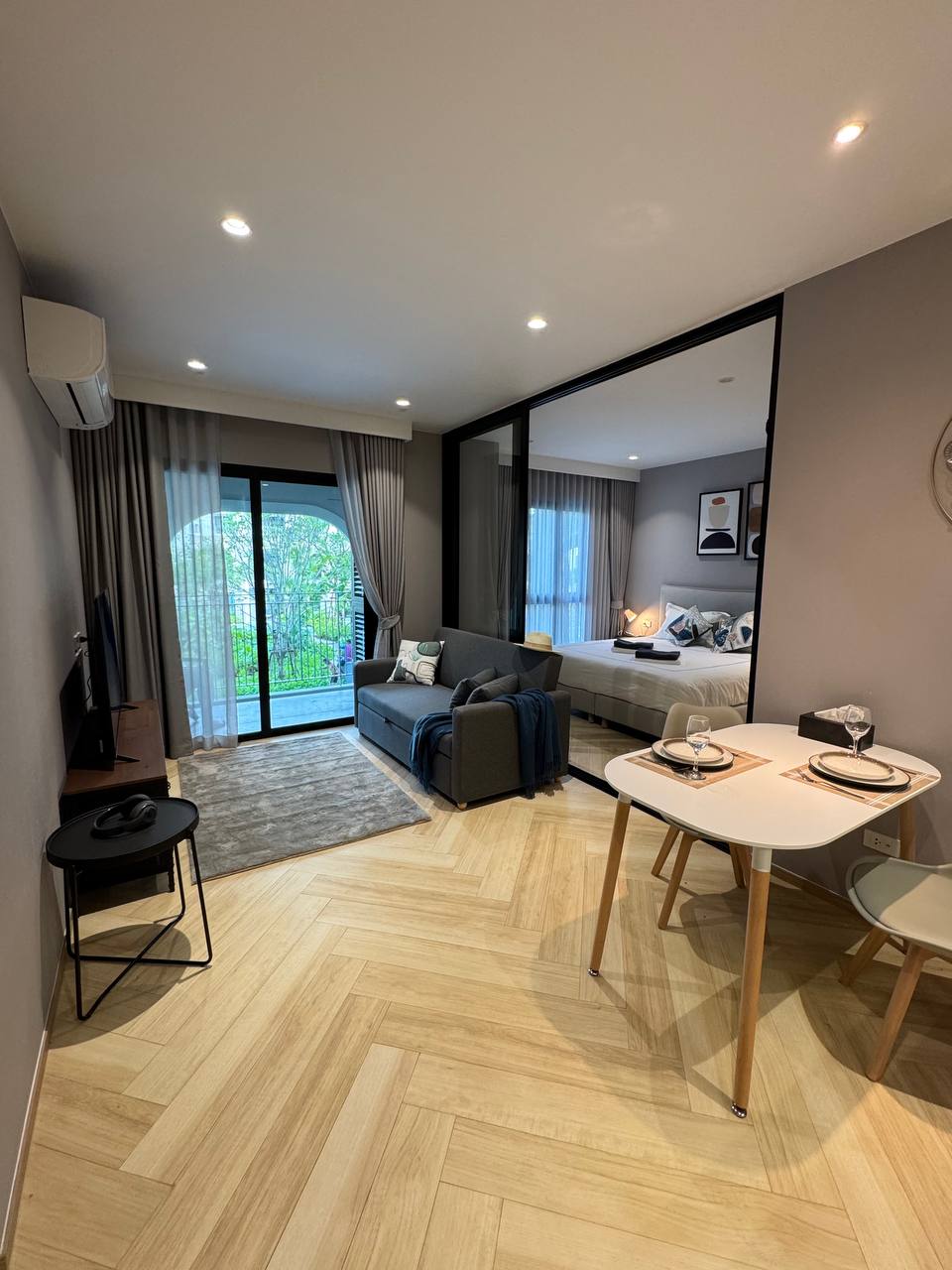 Продажа апартаментов с видом на бассейн