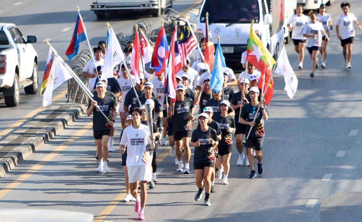 Бангкок принял эстафету огня