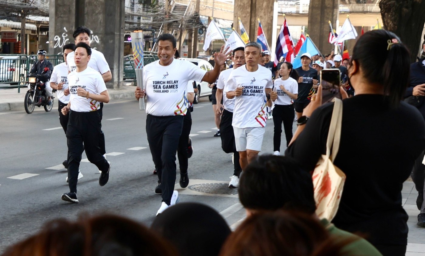 Бангкок принял эстафету огня