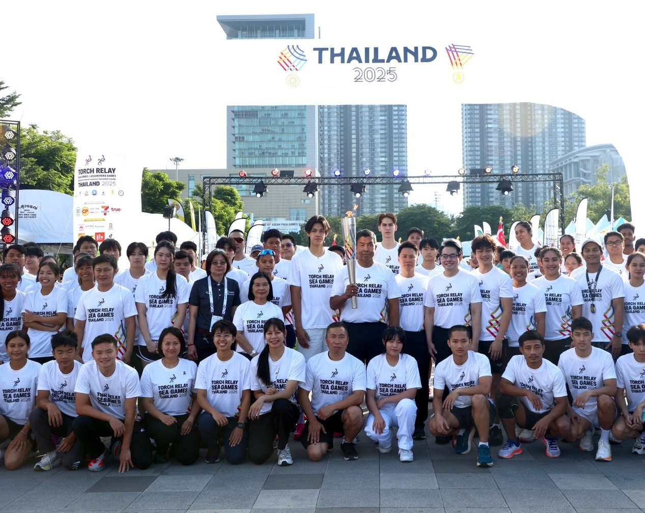 Бангкок принял эстафету огня