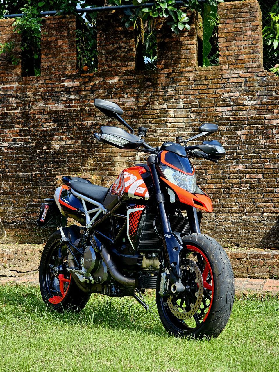 Аренда автомобилей и мотоциклов