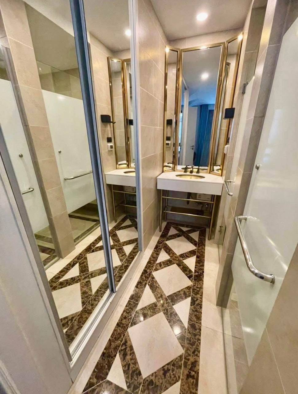 Доска объявлений в Таиланде