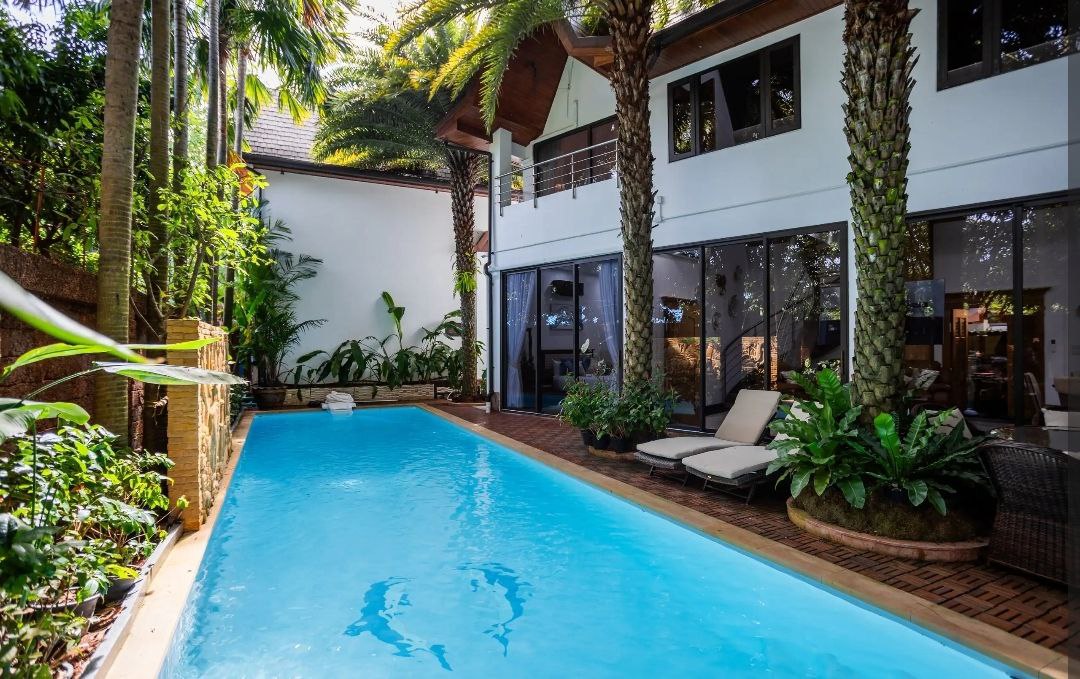 Аренда виллы с бассейном в Найхарн