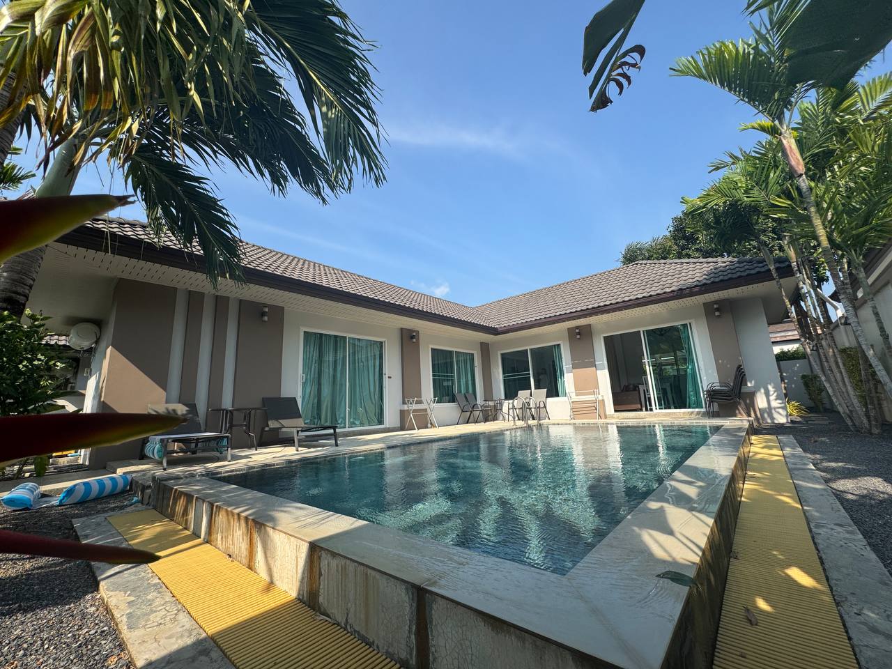 Аренда двуспальной виллы с бассейном